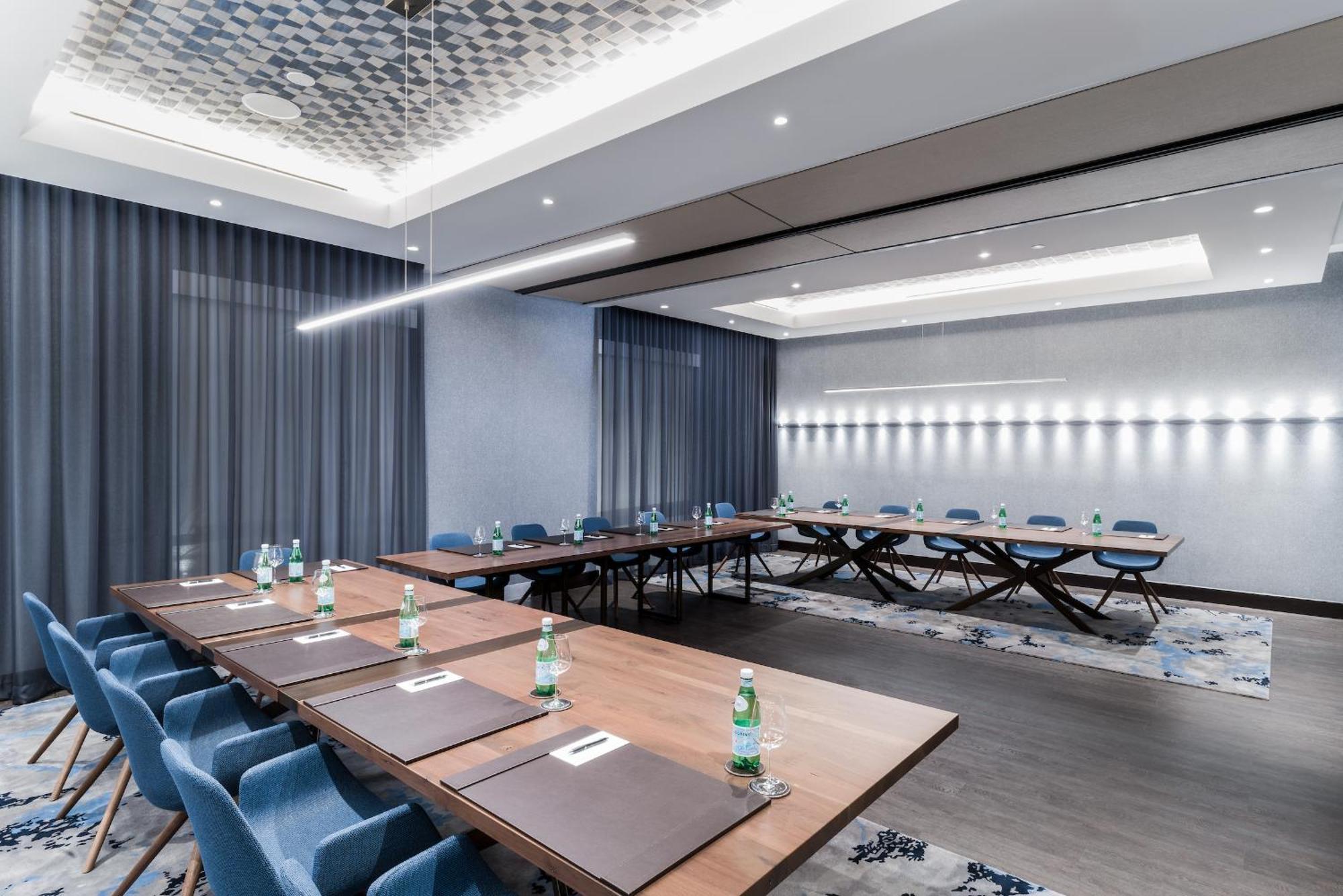 Innovation Hotel Naples Park Buitenkant foto
