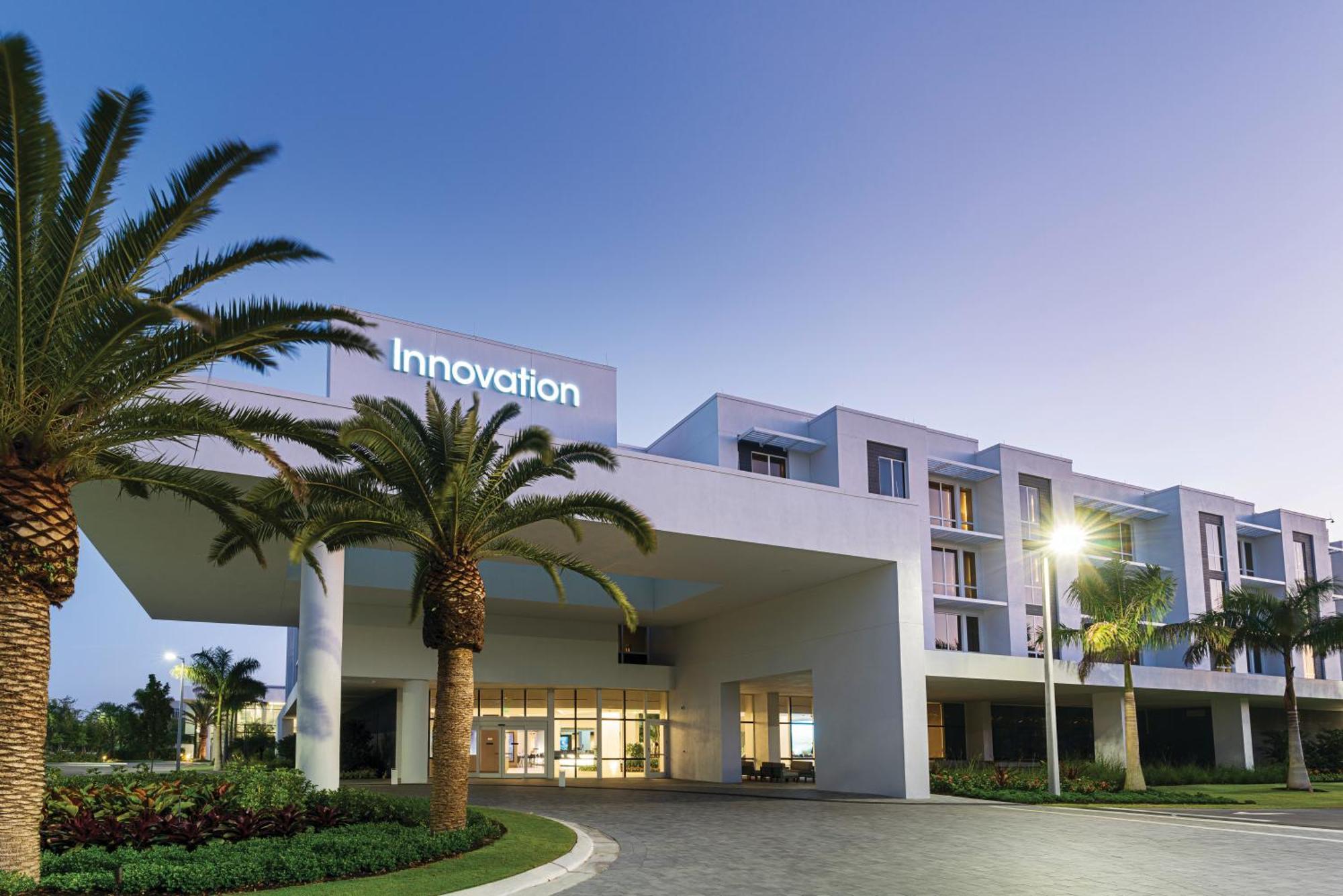 Innovation Hotel Naples Park Buitenkant foto